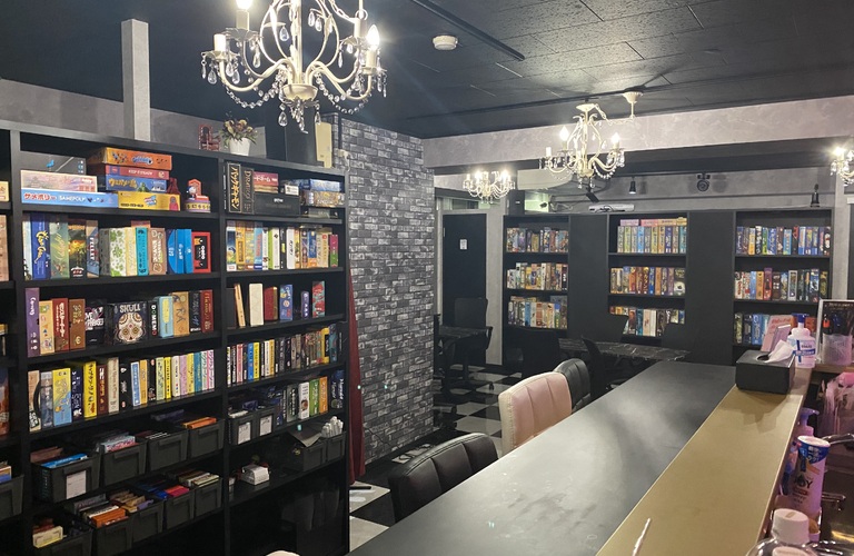 初心者でも安心！新宿のボードゲームカフェで楽しさ広がる